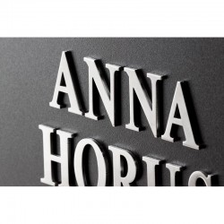 srebrne-litery-na-pomnik