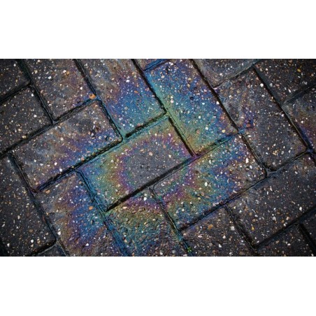 czym-zmyć-olej-z-kostki