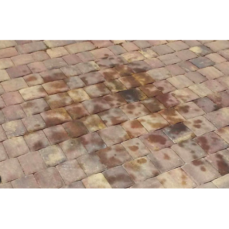 jak-usunąć-plamę-z-kostki