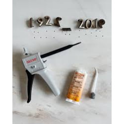 klej-akemi-do-liter-nagrobkowych